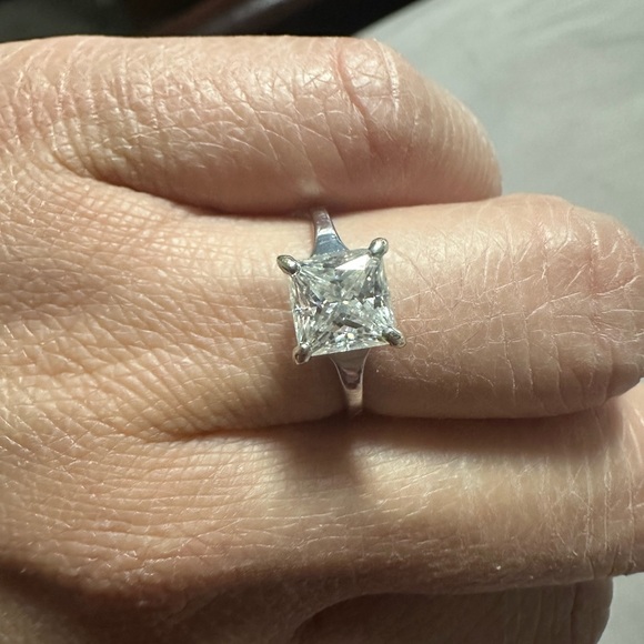 Real 18k white gold 2cts Moissanite princess cut ring - Picture 4 of 6